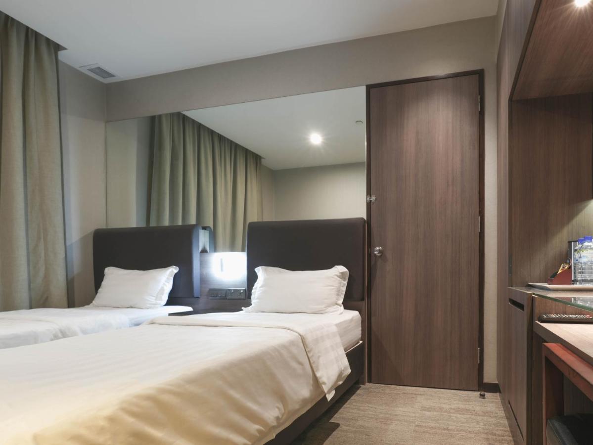 Amrise Hotel Kitchener 싱가포르 외부 사진