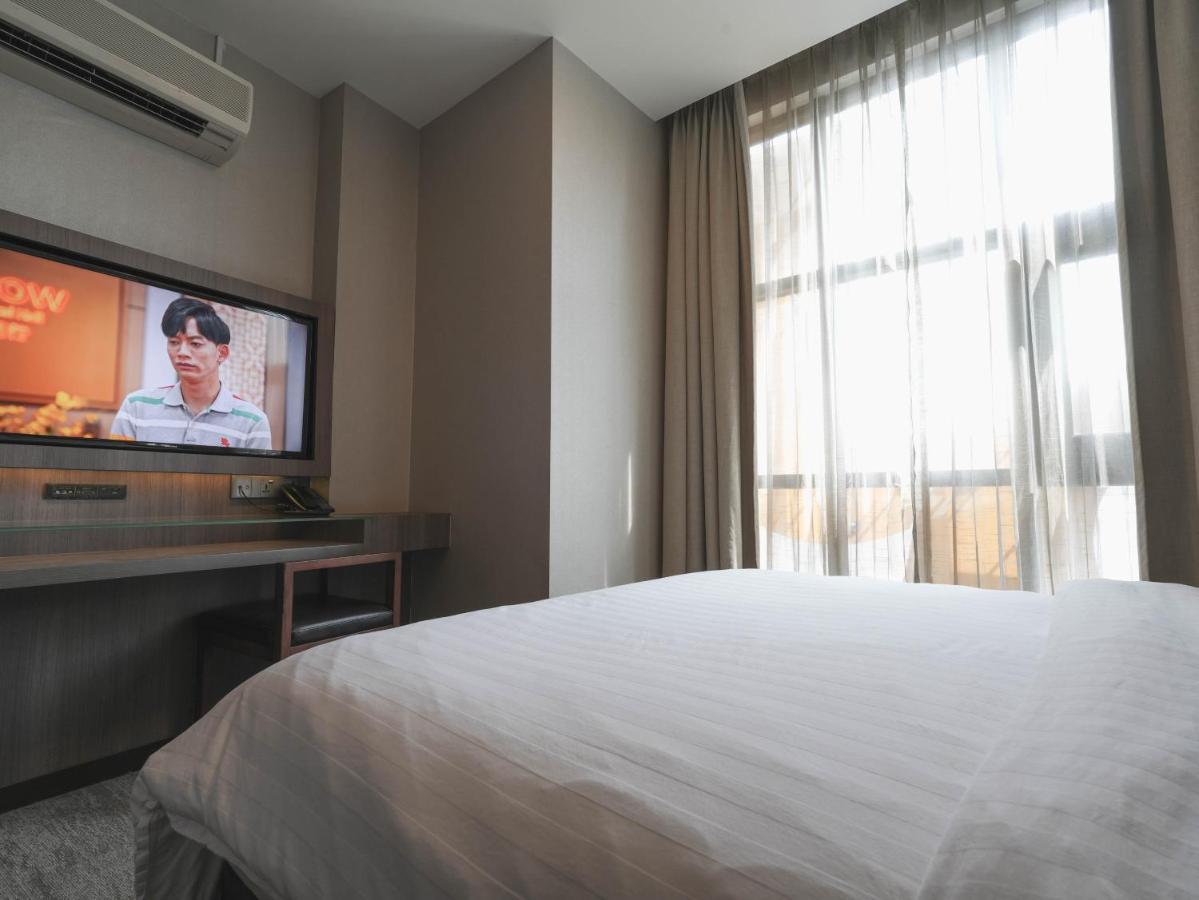 Amrise Hotel Kitchener 싱가포르 외부 사진